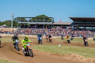 découvrez le retour tant attendu du moto-cross à parthenay, un événement qui attire des centaines d'enthousiastes prêts à vivre des moments d'adrénaline et de passion. rejoignez-nous pour une journée pleine de spectacles, de compétitions et de camaraderie.