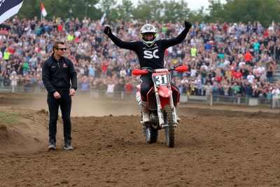 découvrez comment mathys boisramé s'est imposé lors du motocross de basly dans l'orne, pendant que nicolas aubin fait ses adieux à la compétition. résumé et moments forts de la course.